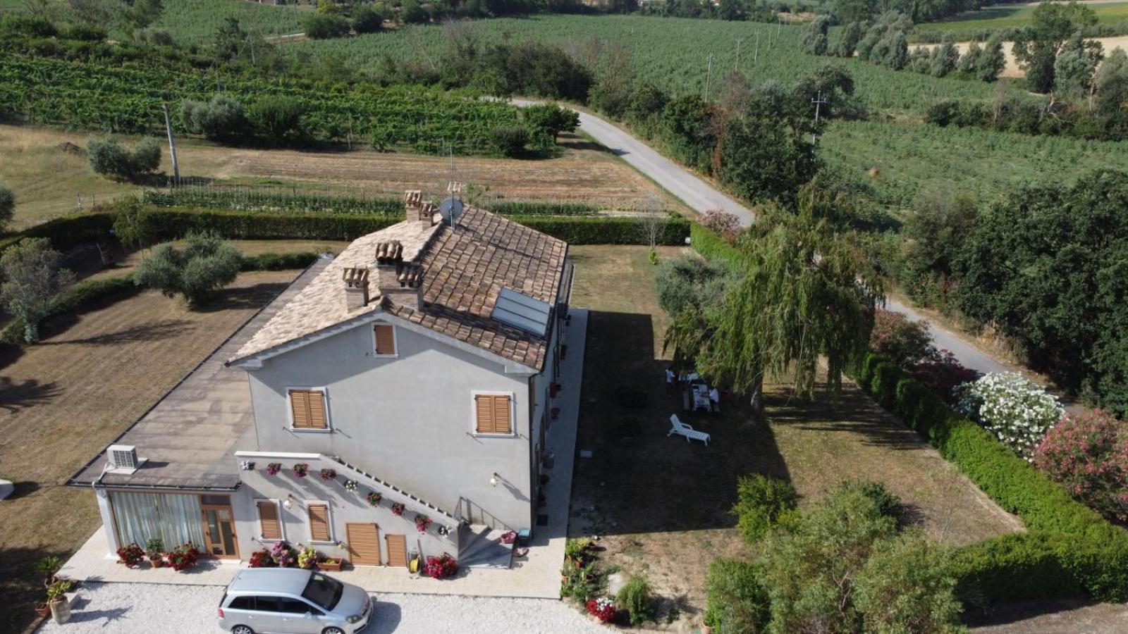 B&B La Tenuta Del Conte Fermo Buitenkant foto