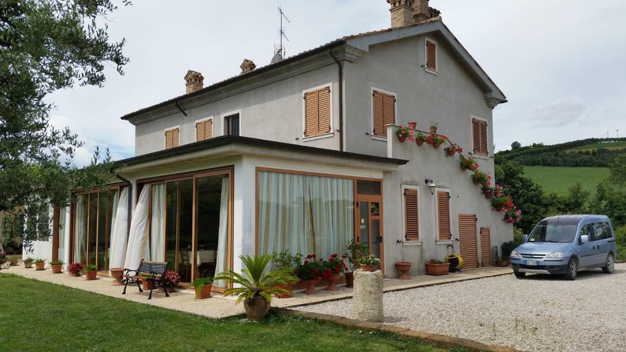 B&B La Tenuta Del Conte Fermo Buitenkant foto